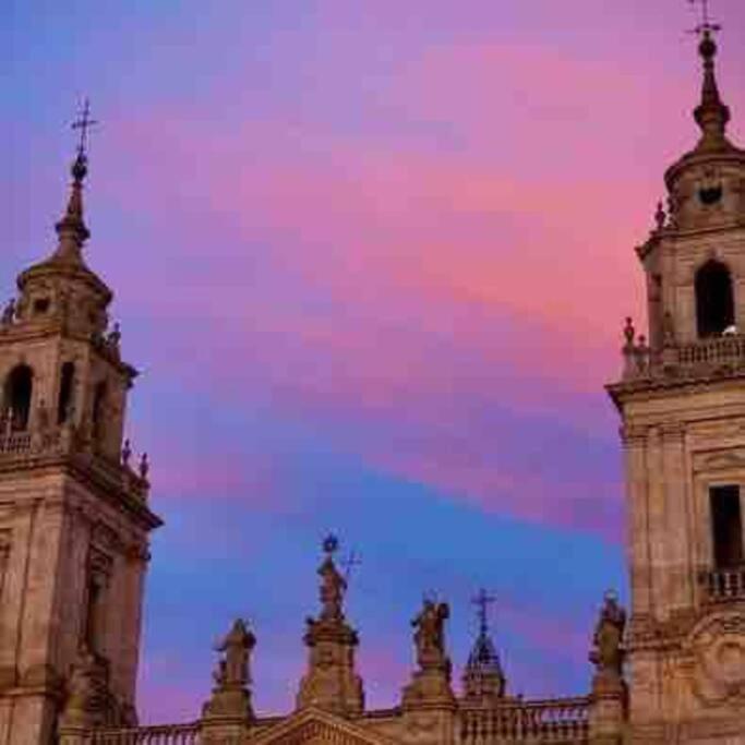 Apartamento Dentro De Muralla Y Parking Gratuito En Pleno Centro Lugo Bagian luar foto