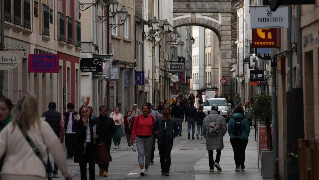 Apartamento Dentro De Muralla Y Parking Gratuito En Pleno Centro Lugo Bagian luar foto