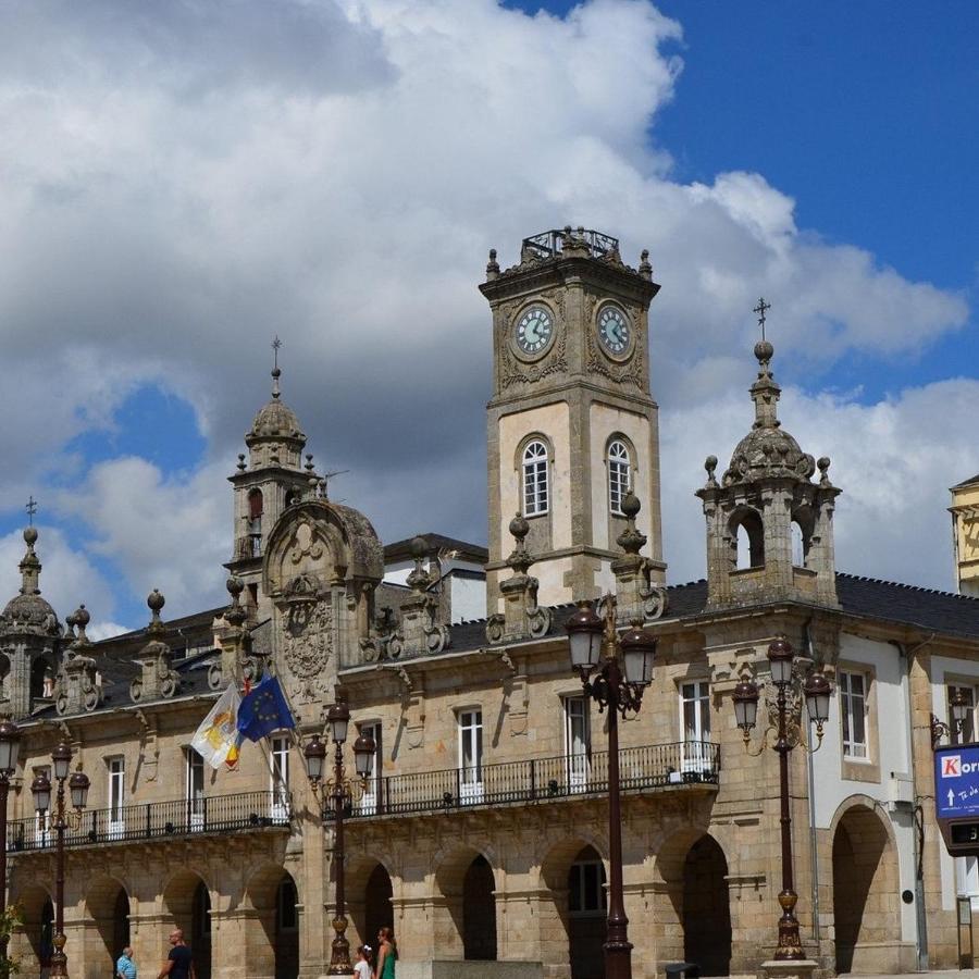 Apartamento Dentro De Muralla Y Parking Gratuito En Pleno Centro Lugo Bagian luar foto